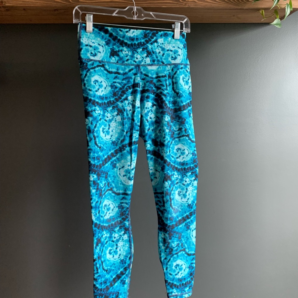 FABLETICS Cropped Leggings
